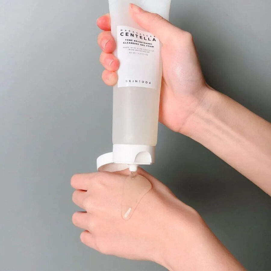 Madagascar Centella Tone Brightening Cleansing Gel Foam 125ml - Imagen 3